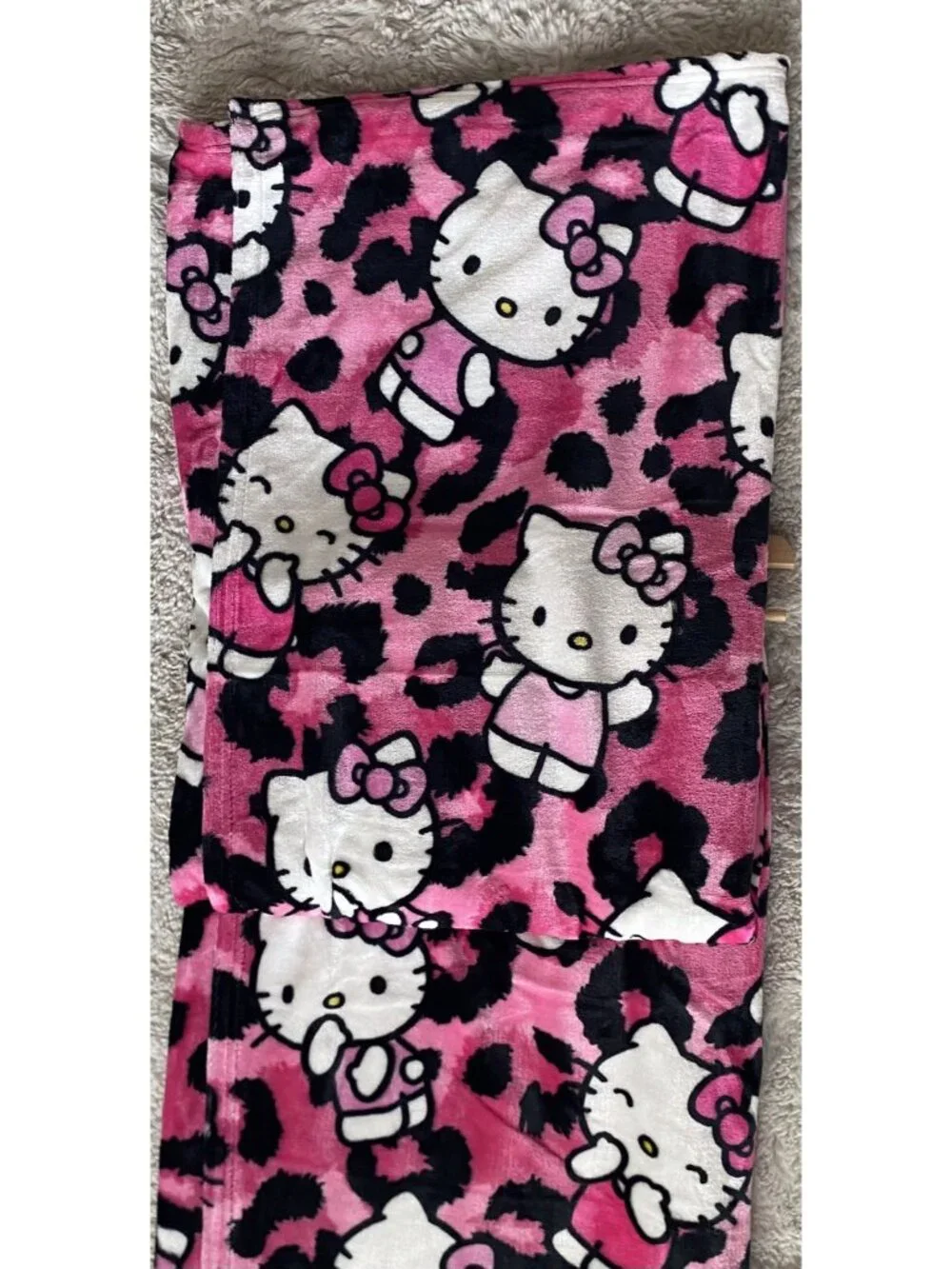 Hello Kitty Pink Leopard Cheetah Print Soft Throw Blanket 50in x 70in Viral NEW